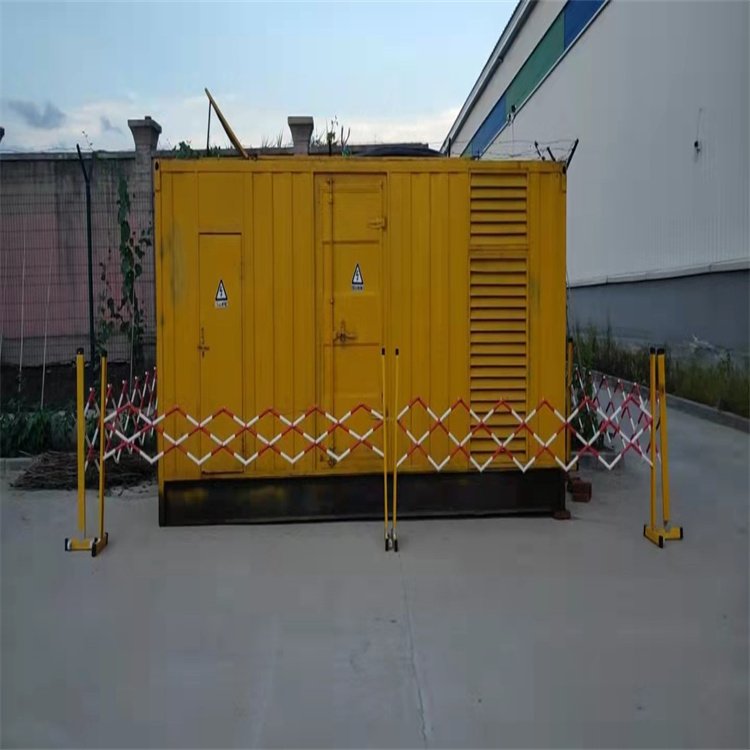 镇坪发电机组油箱盖上留出小气孔有什么用？